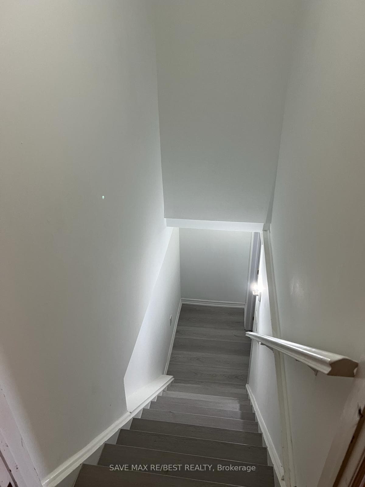 98 Ambleside Drive Unit Main Fl photo 8