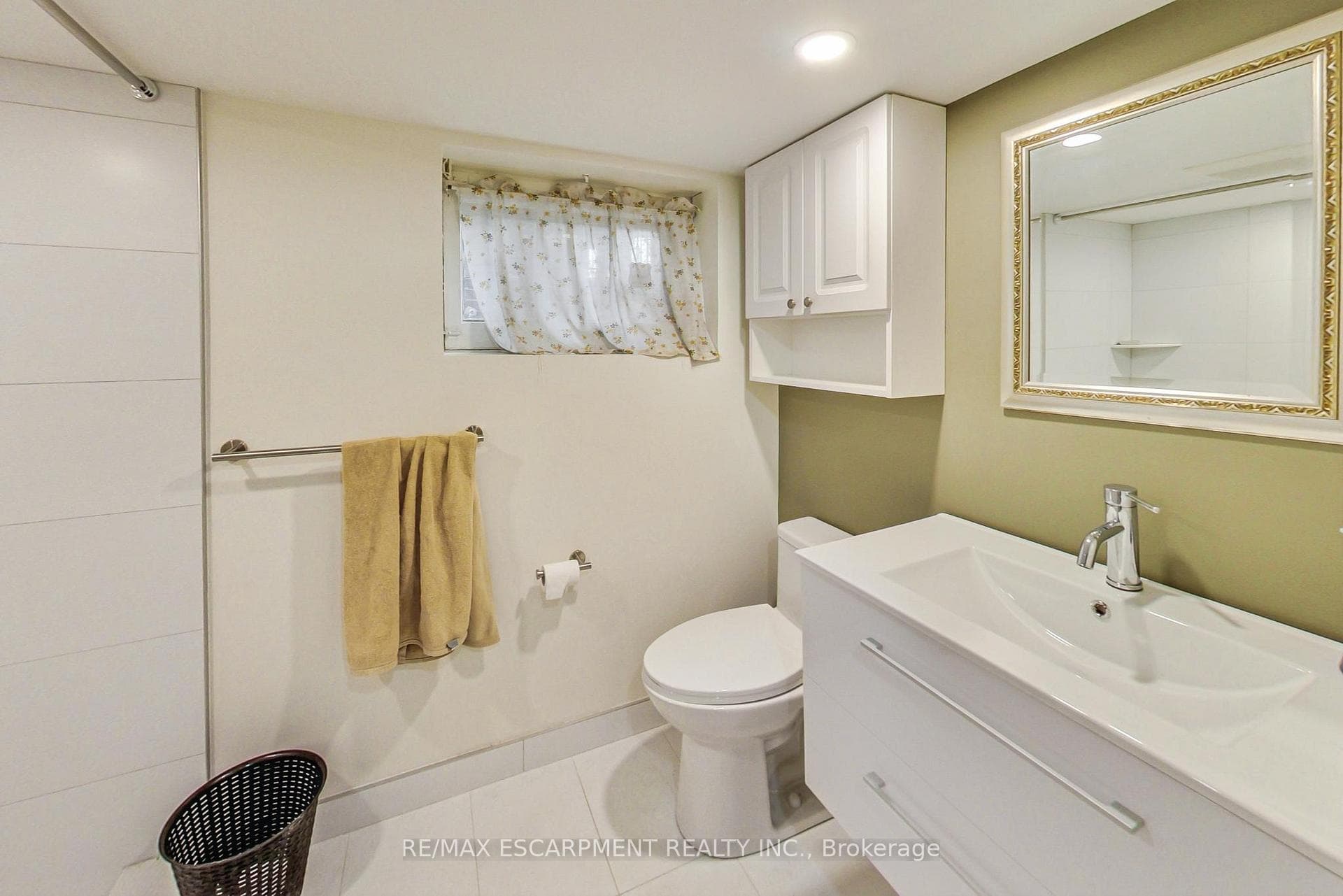 534 Maple Avenue photo 31