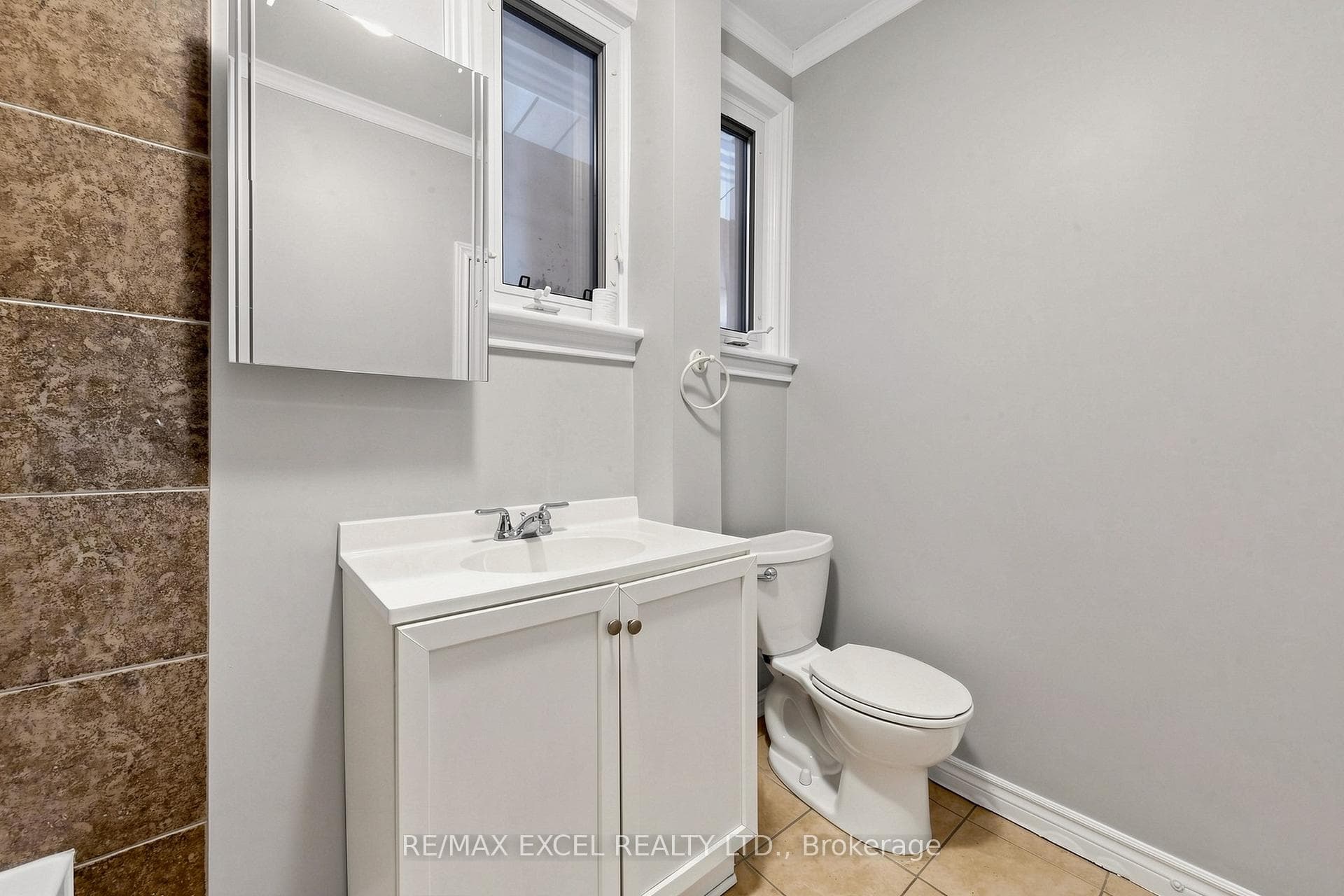 259 Victoria Avenue Unit Upper photo 24