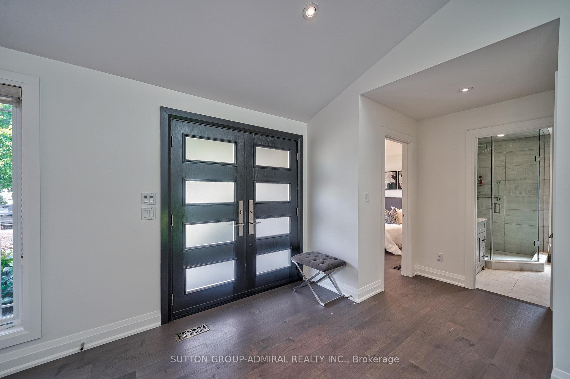 1005 Caldwell Avenue photo 4