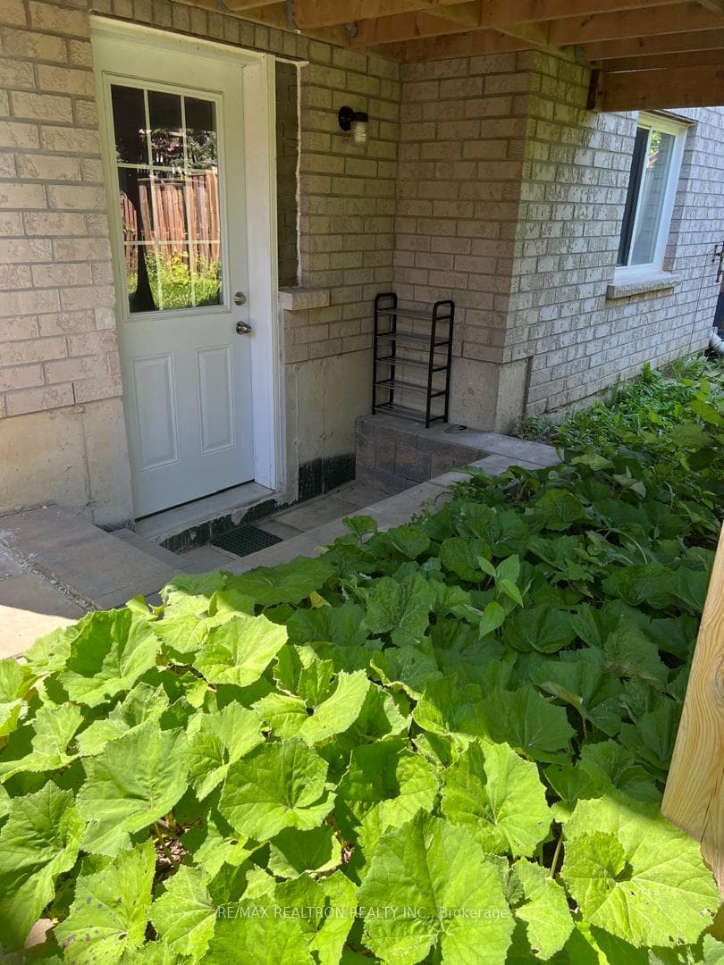 334 Ritas Avenue photo 2