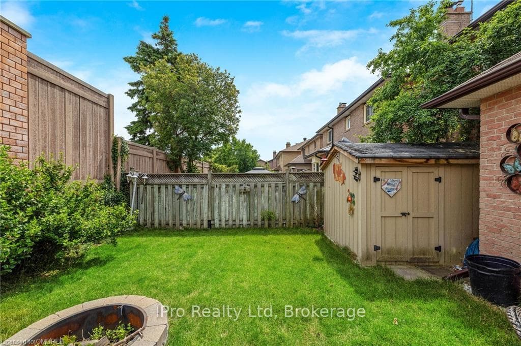 7 CALVERT Drive photo 33