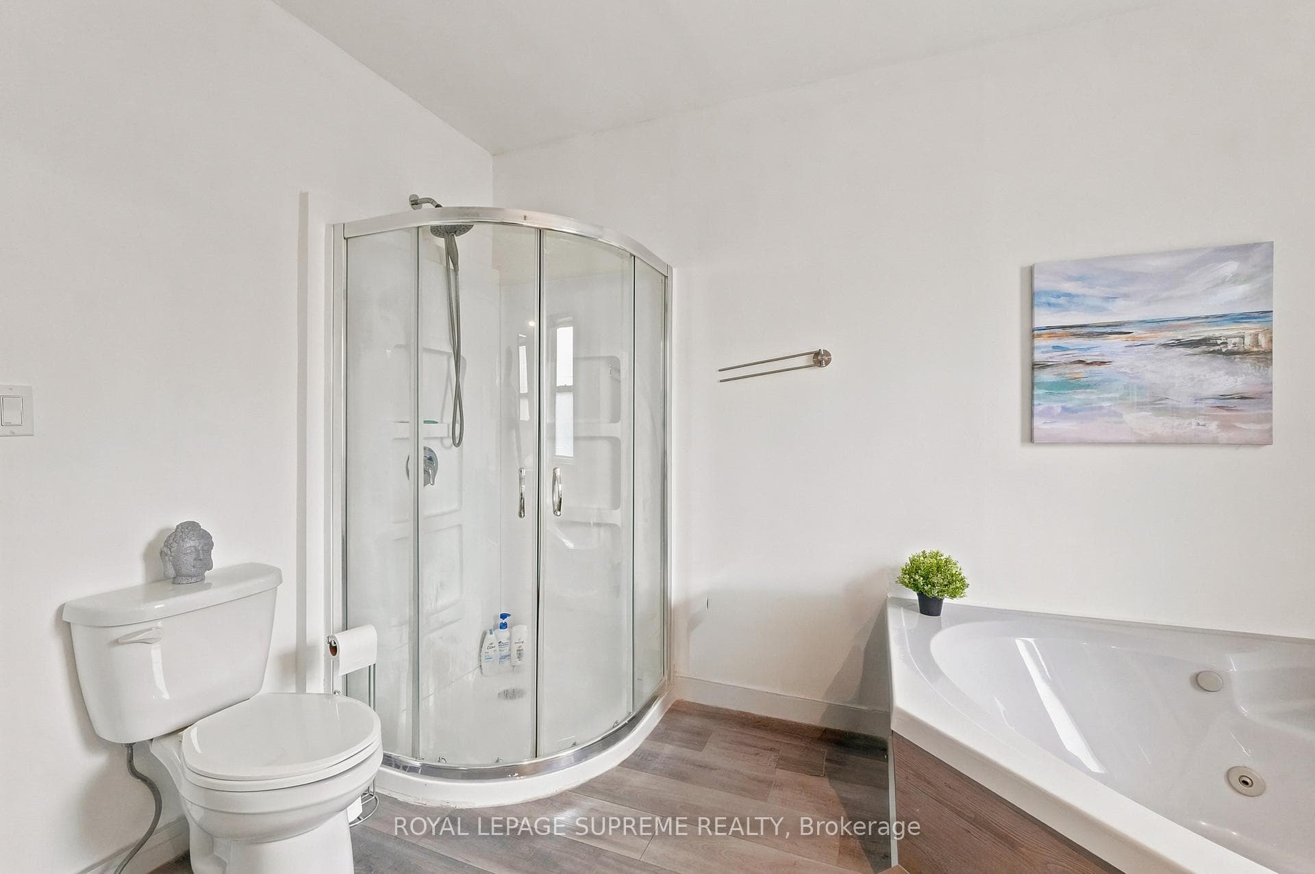 24 Alexandra Boulevard photo 34