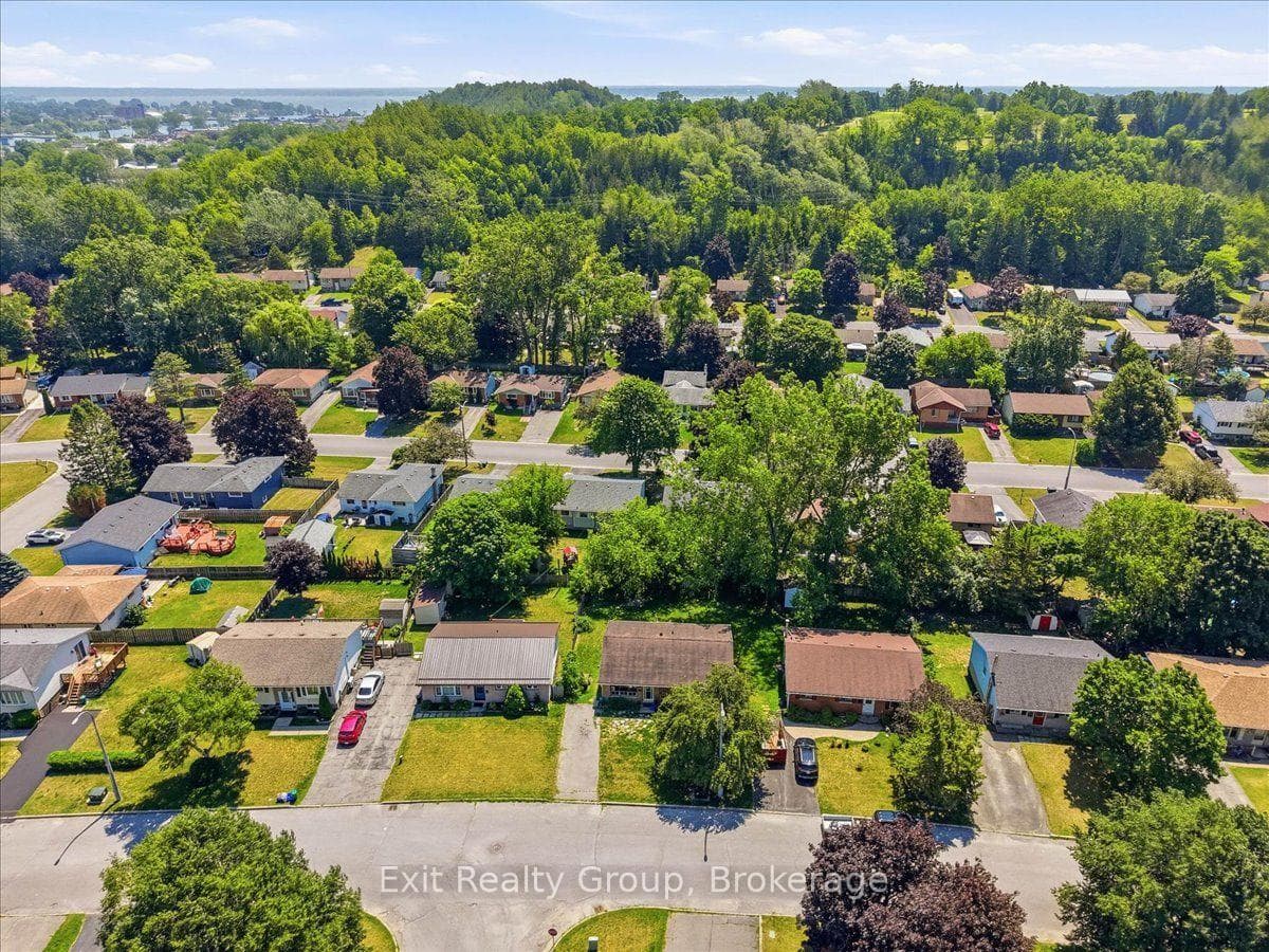 23 Van Alstine Drive photo 2