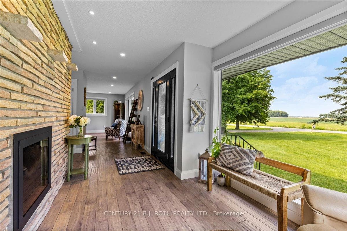 876821 Hofstetter Road photo 6