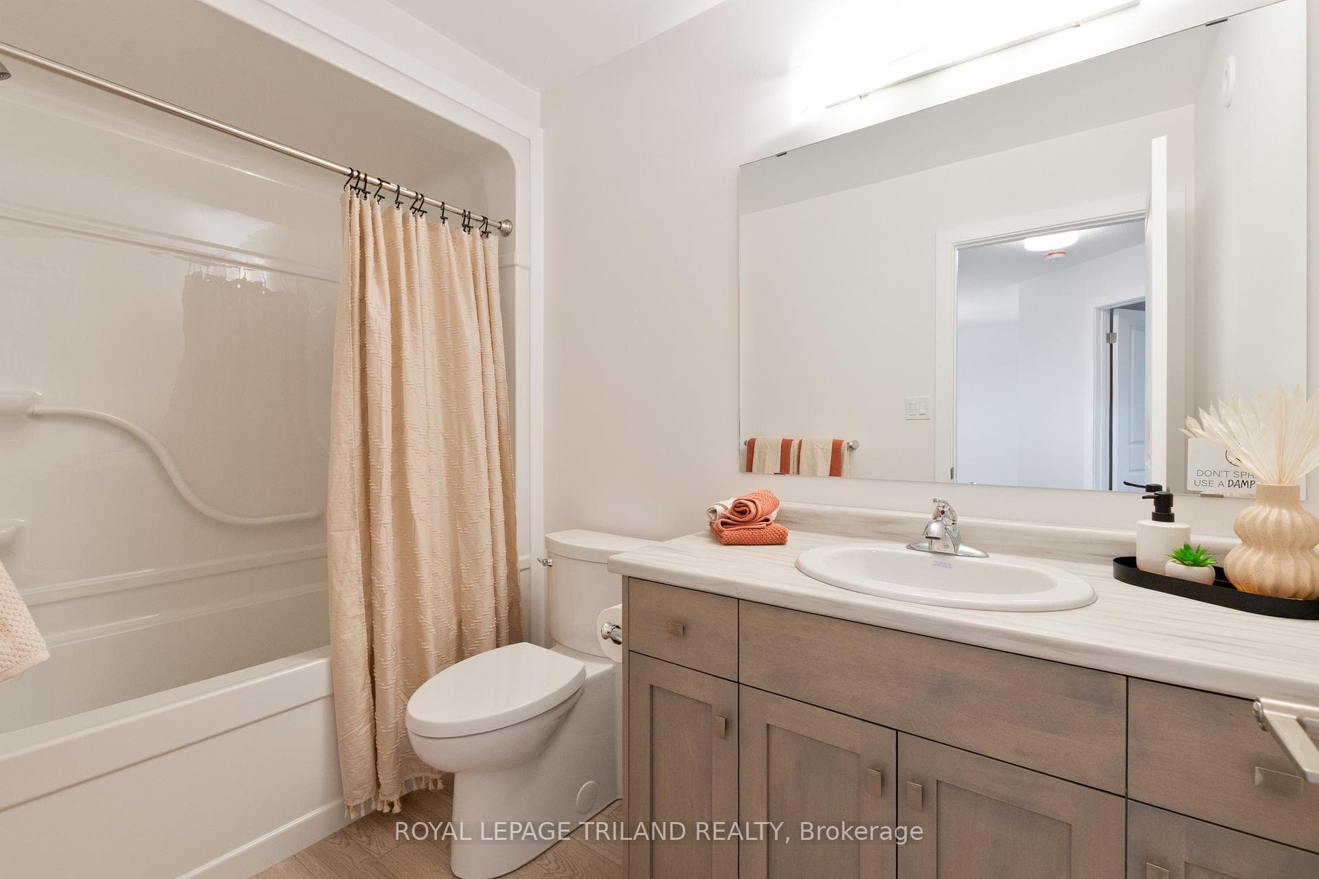 143 STYLES Drive photo 23