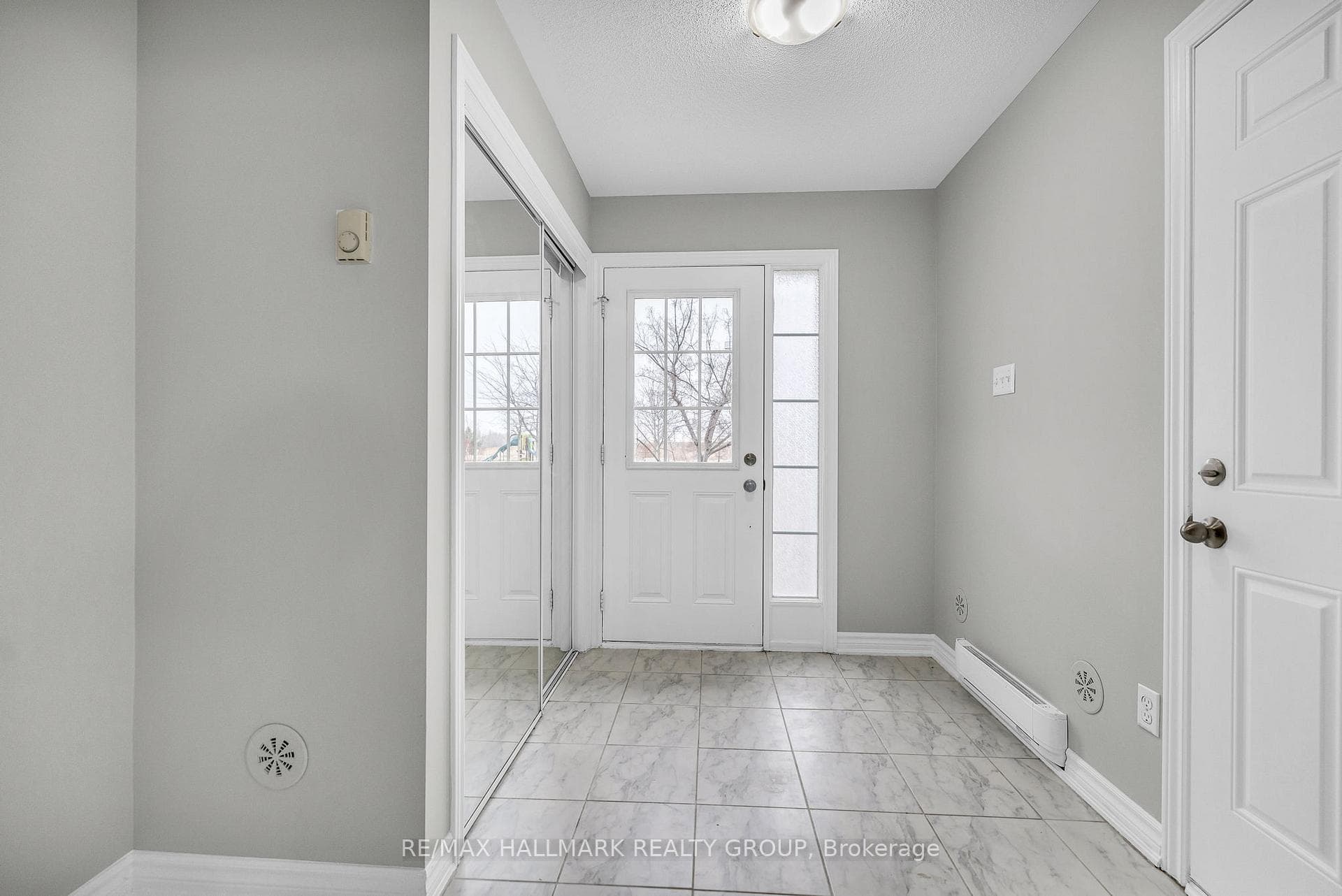 158 Sunshine Crescent photo 4