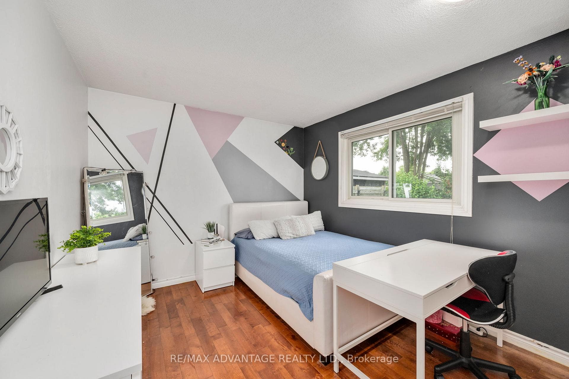 21 Renny Crescent photo 22