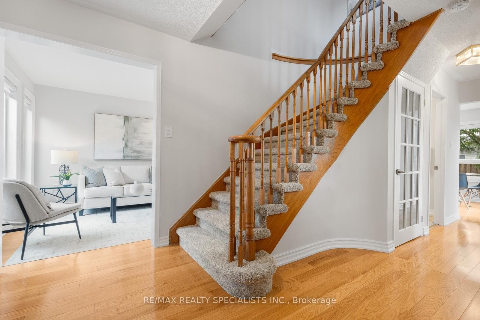 3879 Periwinkle Crescent photo 4