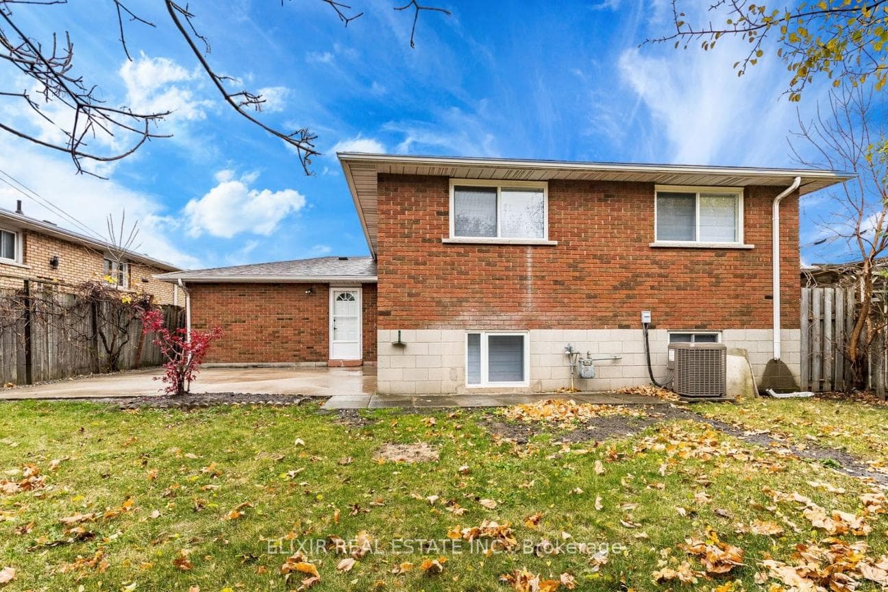 32 Seaton Place Drive photo 16