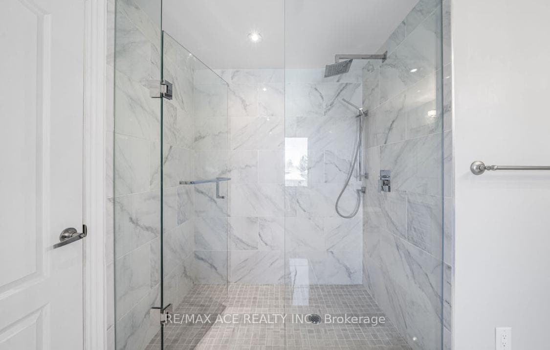 6 Oldborough Circle photo 36