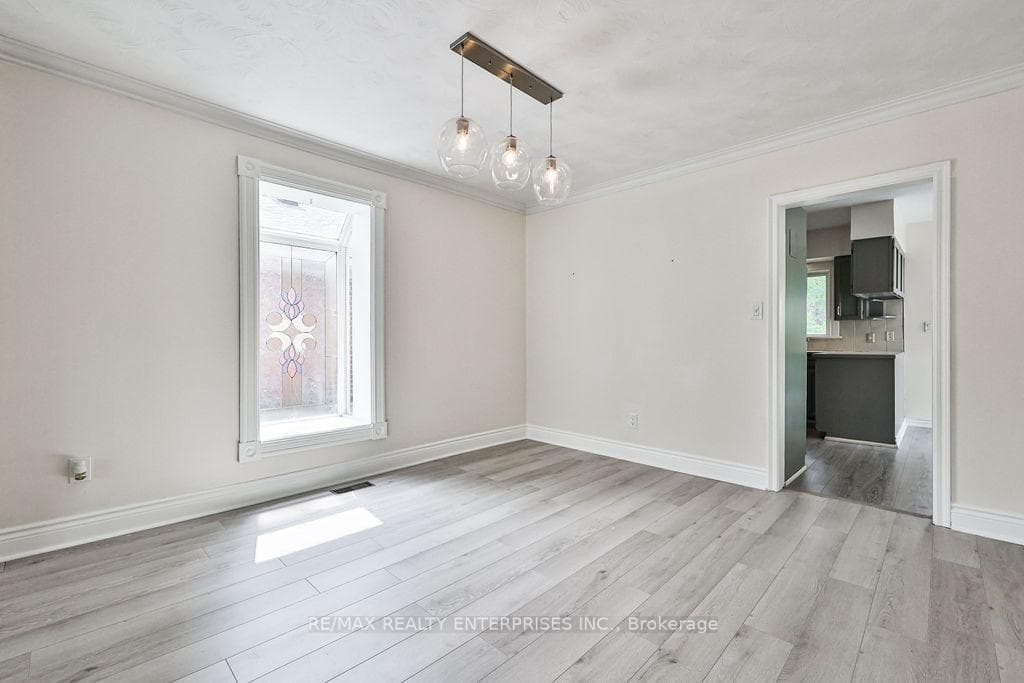 3096 Ballydown Crescent photo 7