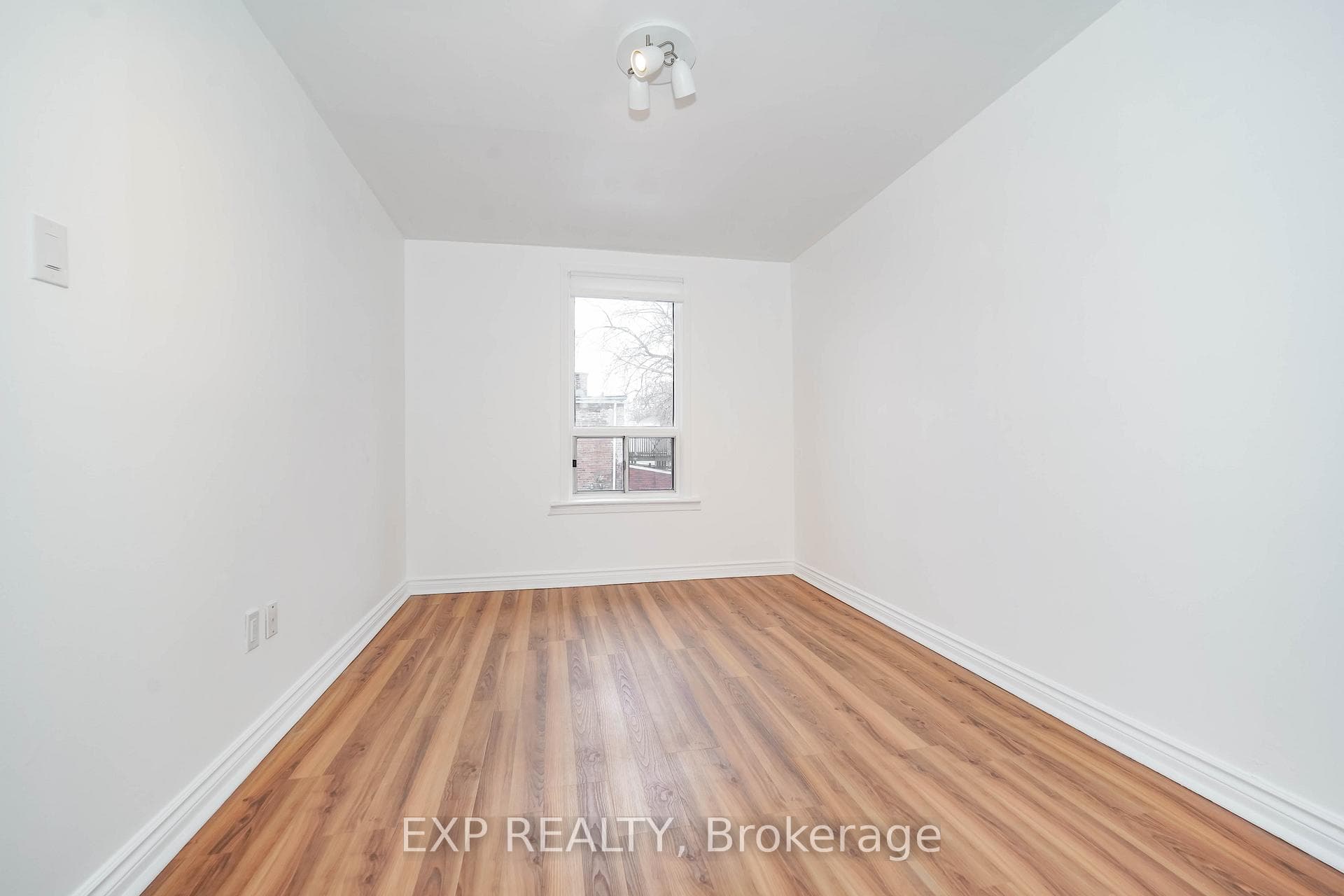 303 Wallace Avenue photo 18