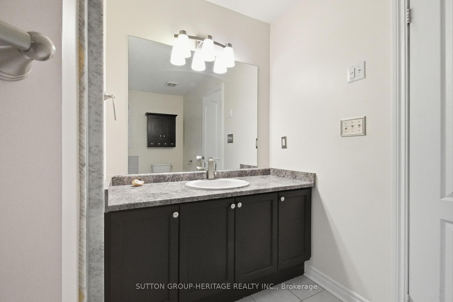 16 Shrewsbury Drive photo 26