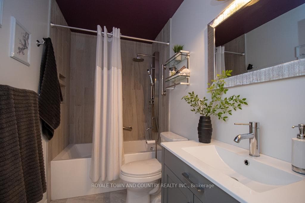 Main Floor Bathroom/ refreshed