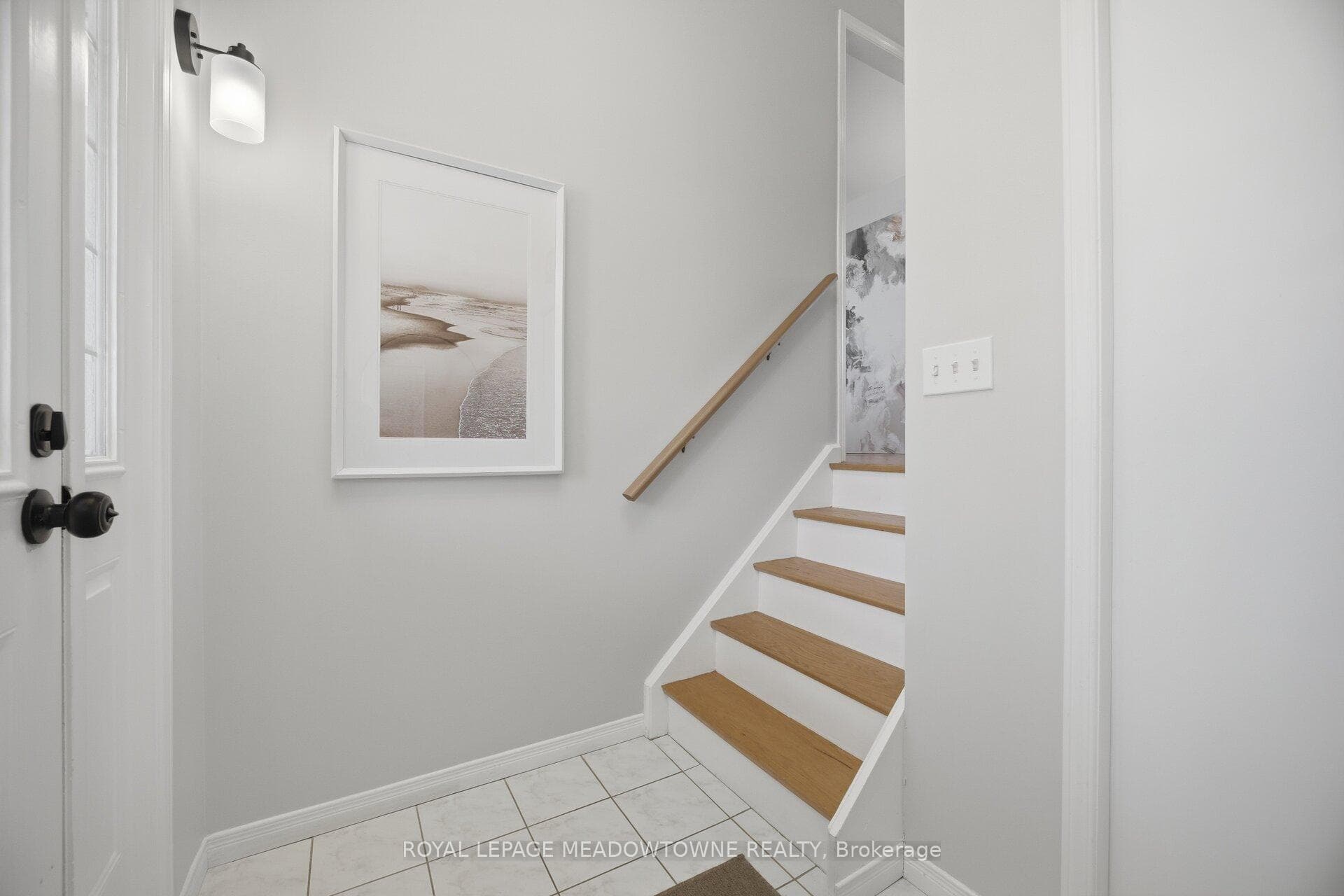 523 Trafalgar Court photo 6
