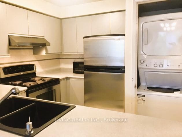 298 Jarvis Street Unit 408 photo 5