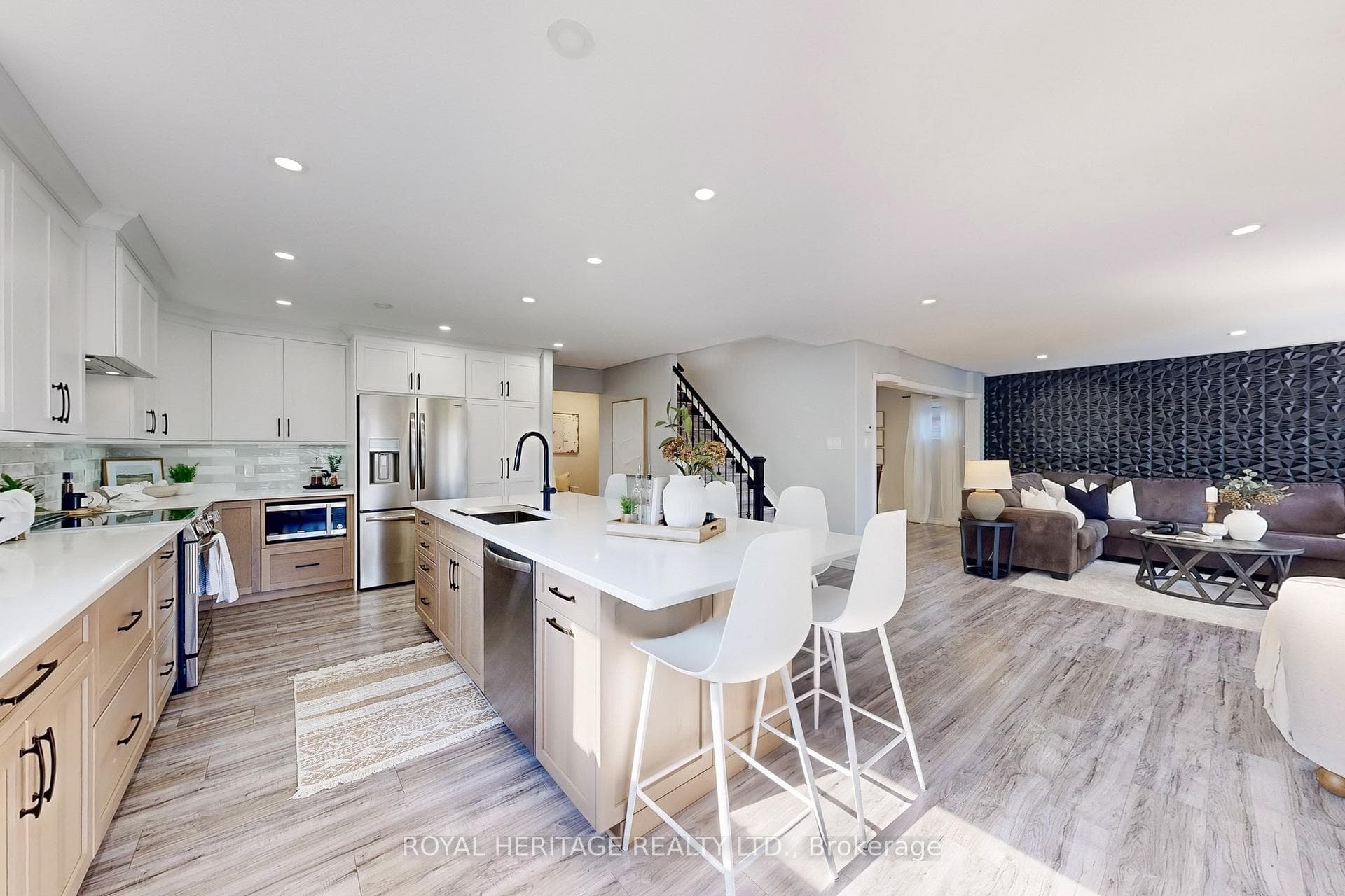 1749 Keppler Crescent photo 11