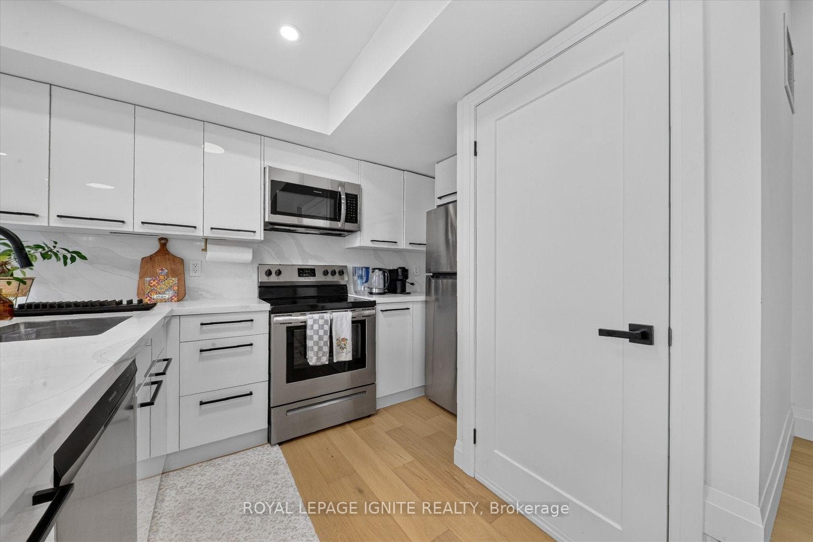 200 Mclevin Avenue Unit 90 photo 8