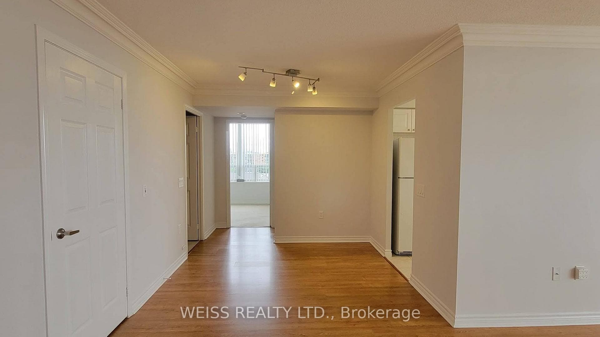55 Strathaven Drive Unit 713 photo 3