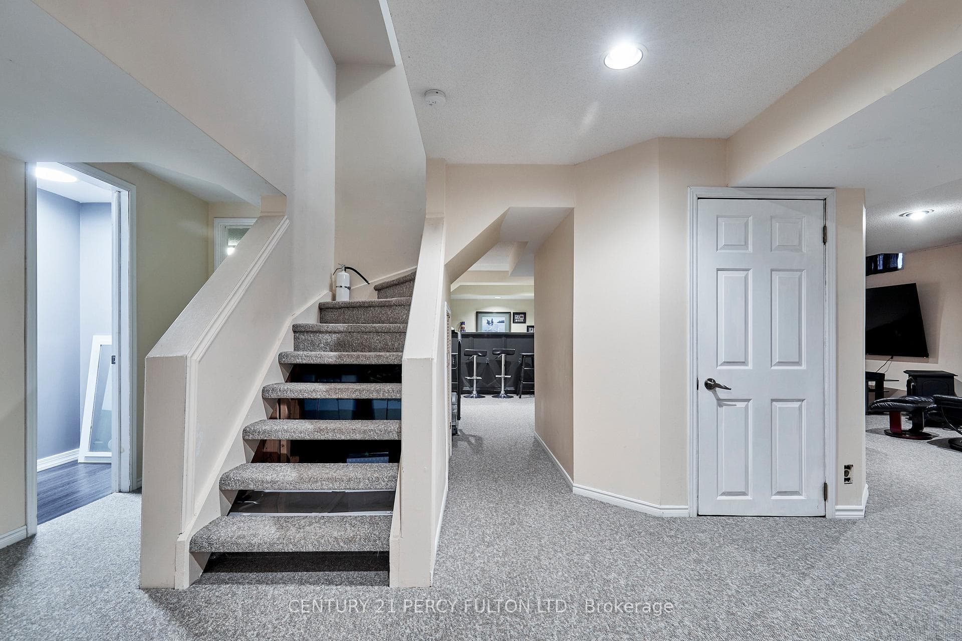 1586 Greenmount Street photo 29