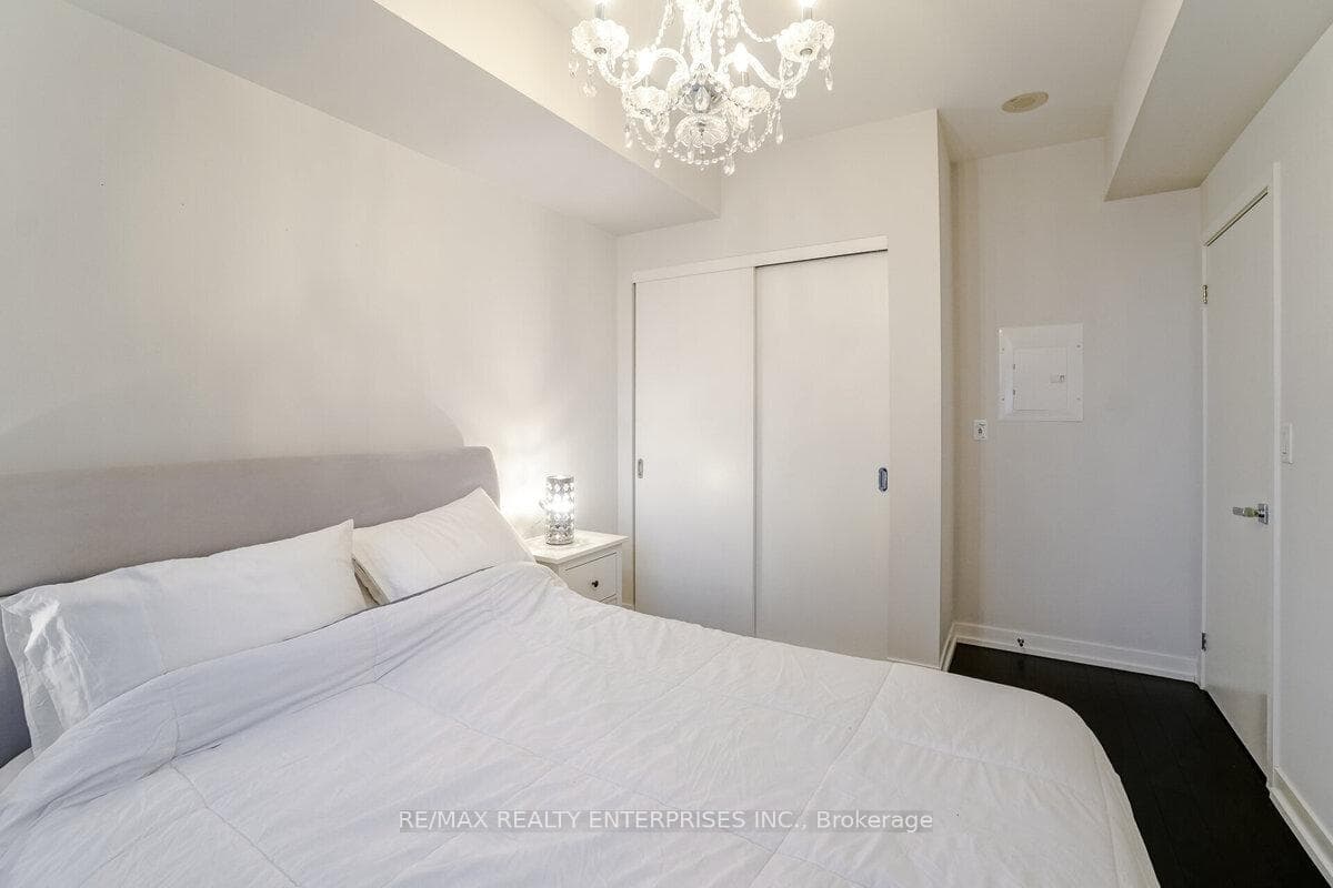 21 Widmer Street Unit 2612 photo 10