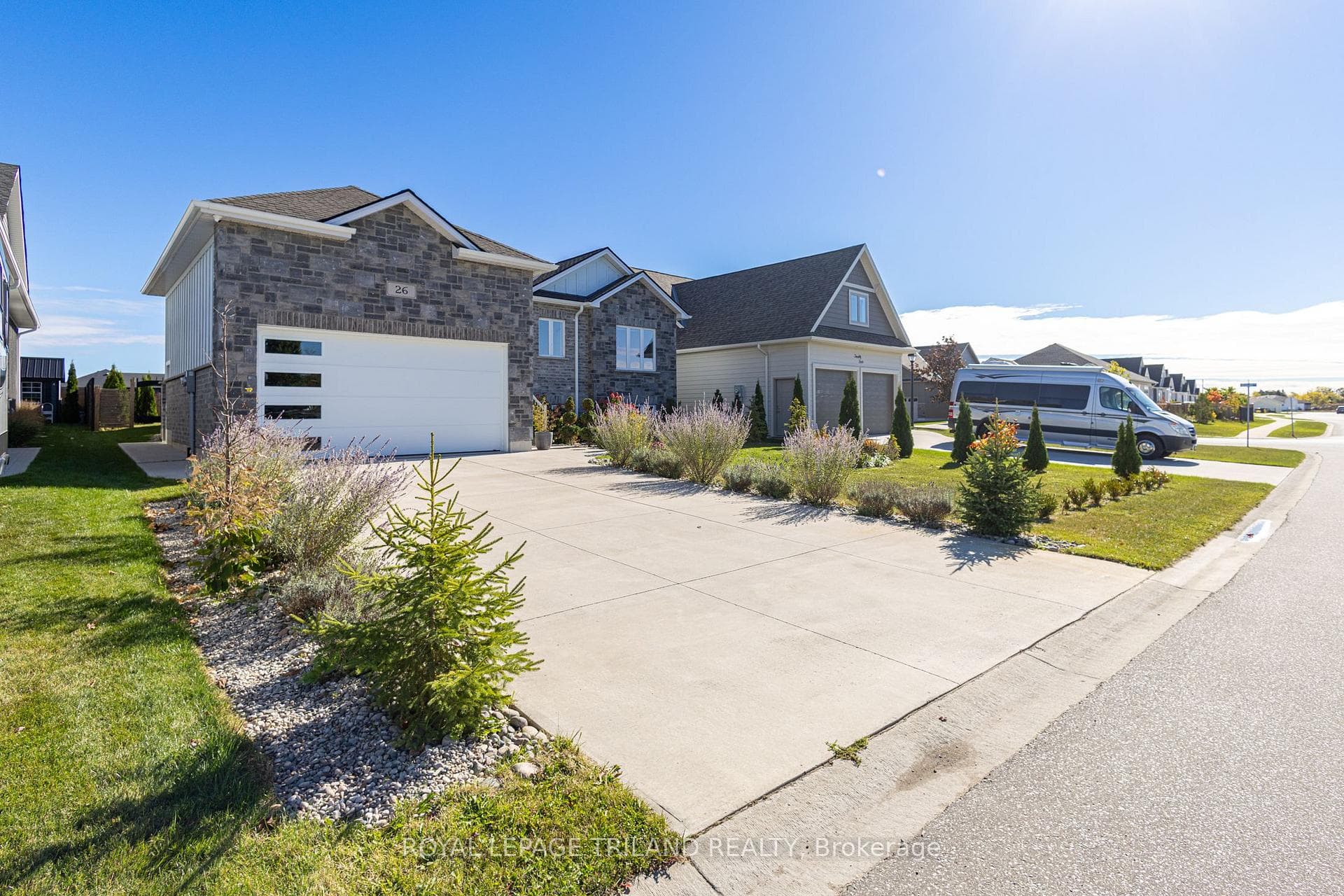 Lots of parking + 2 car garage
