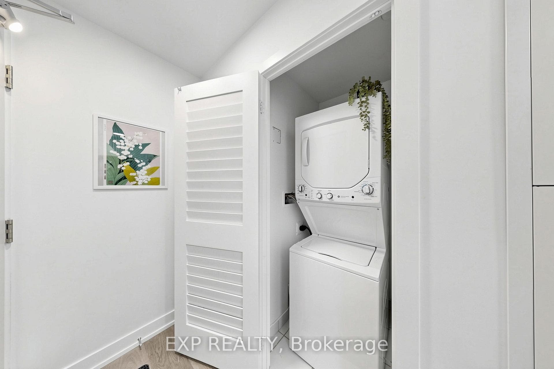 Convenient In-Unit Laundry!