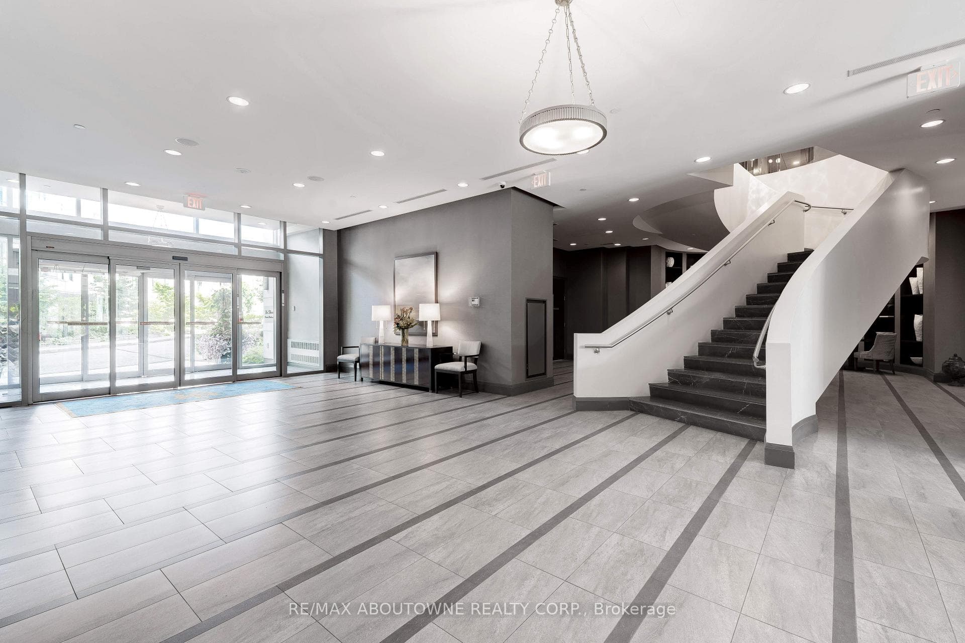11 Bronte Road Unit 415 photo 44