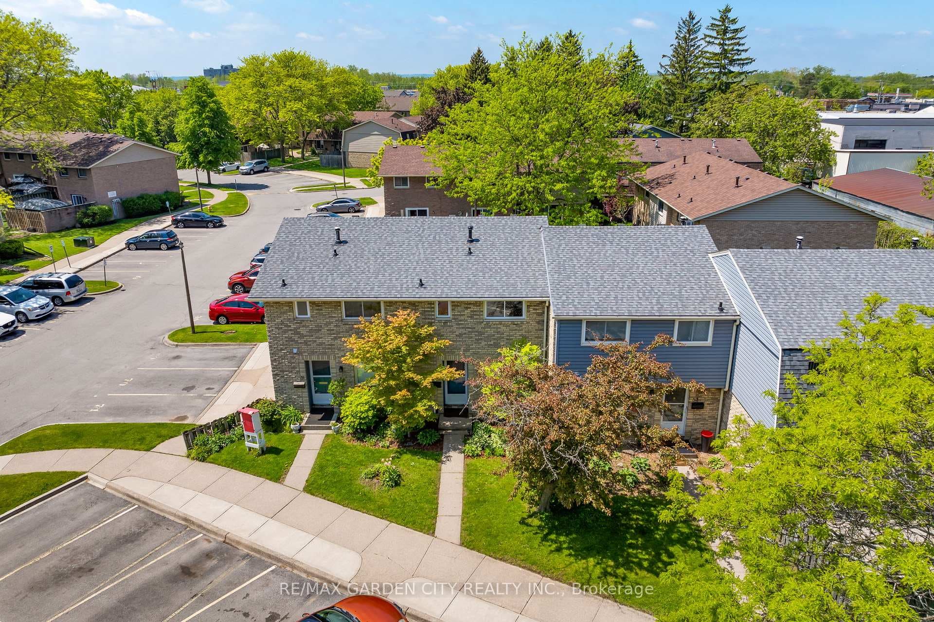 75 Ventura Drive Unit 32 photo 1