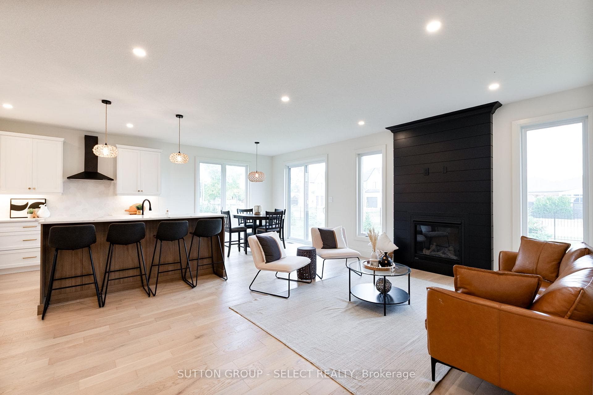 16 KELLY Drive photo 6