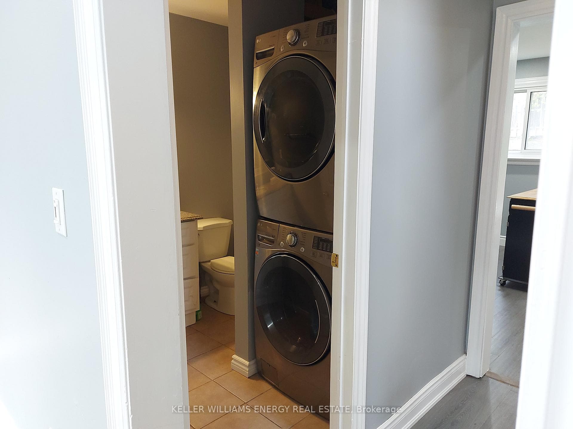 432 Bloor Street Unit Main photo 11
