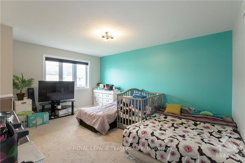 186 MONTMORENCY Way photo 24
