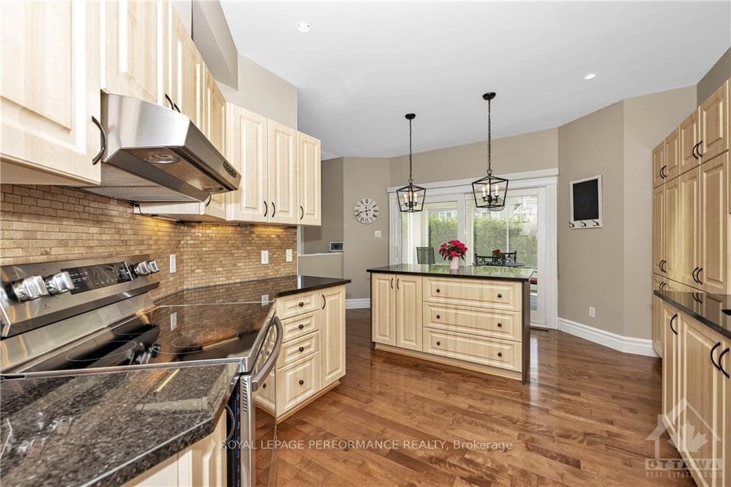 500 CRYSTAL Court photo 8