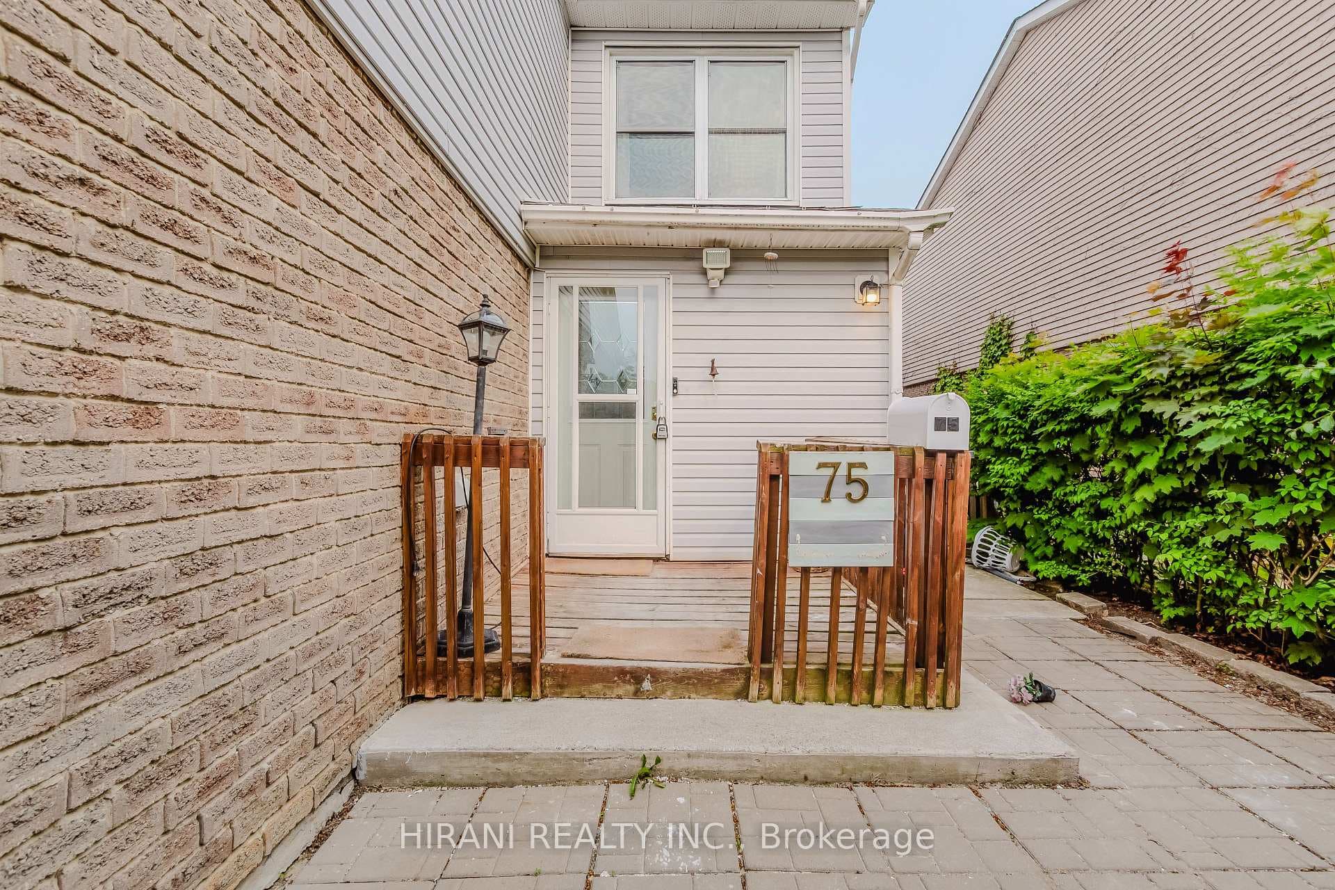 75 Royal Salisbury Way photo 14
