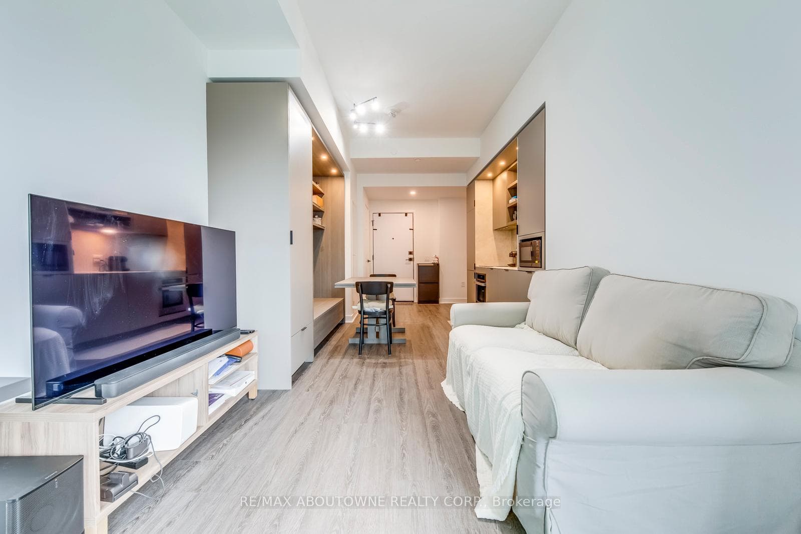 55 Charles Street Unit 1807 photo 15