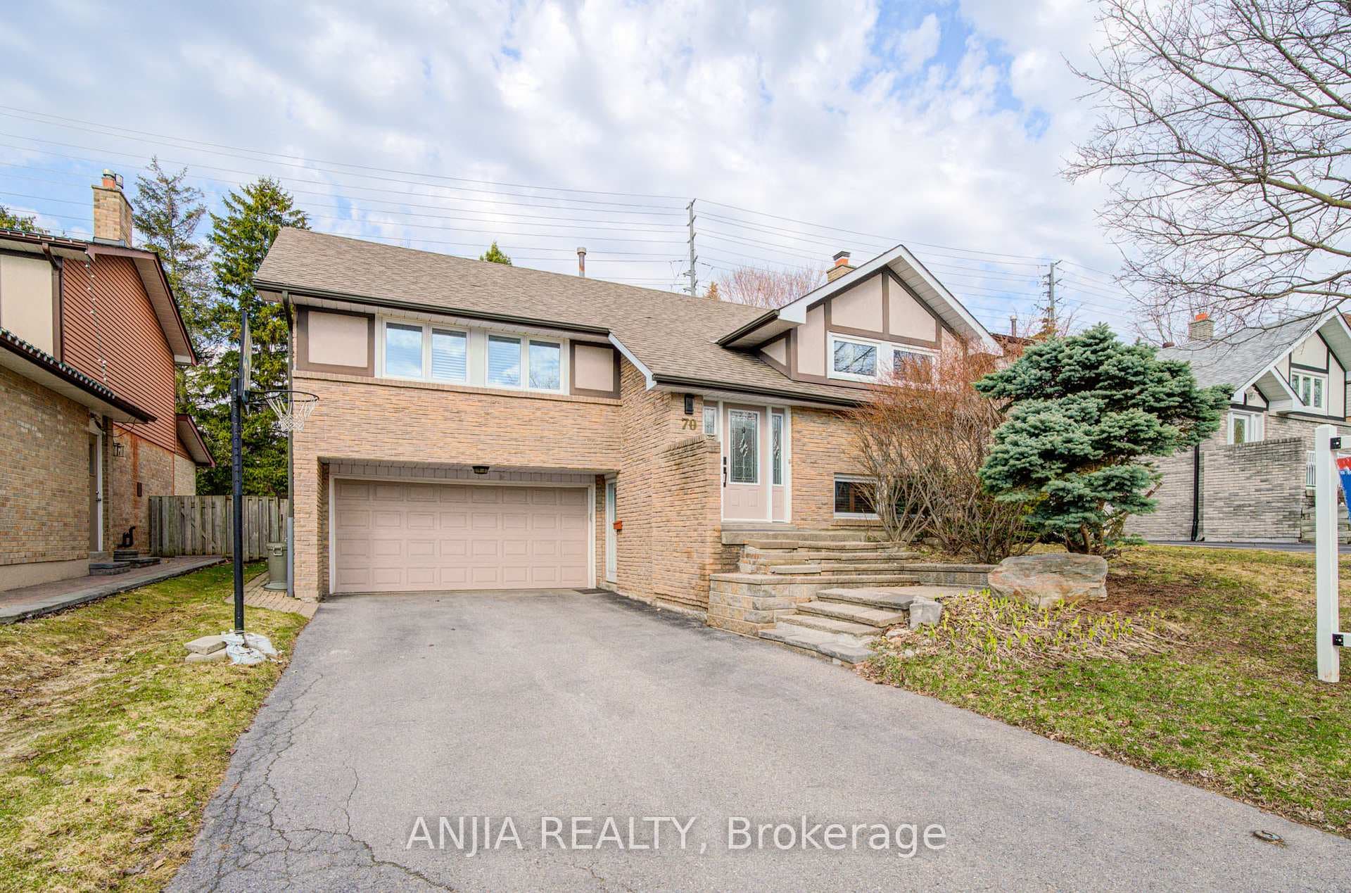 70 Briarwood Road photo 1