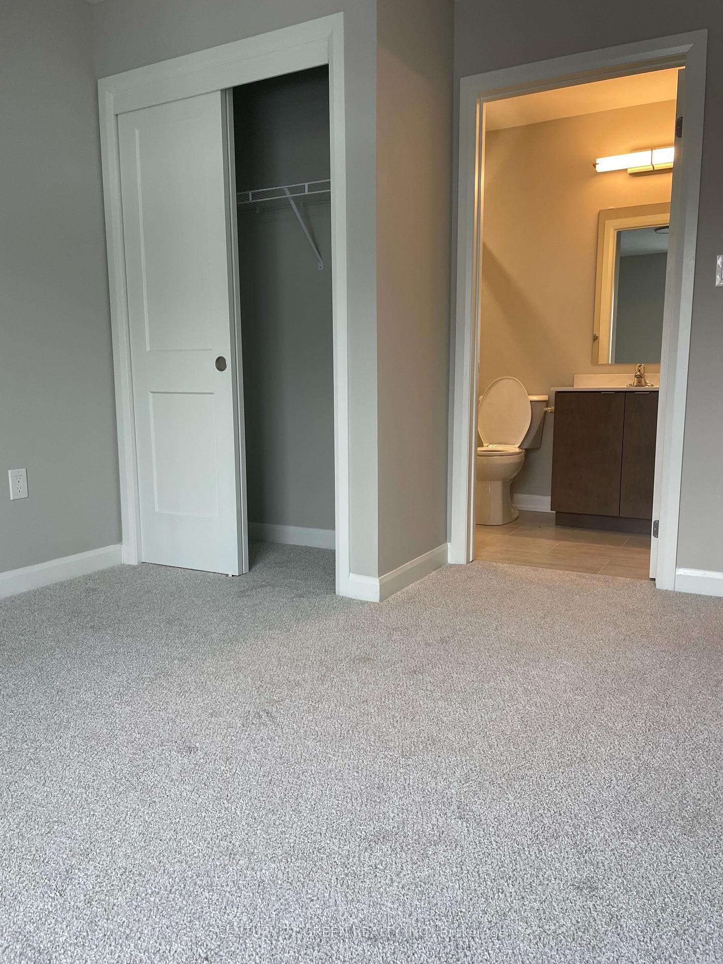 708 Woolwich Street Unit 219 photo 9