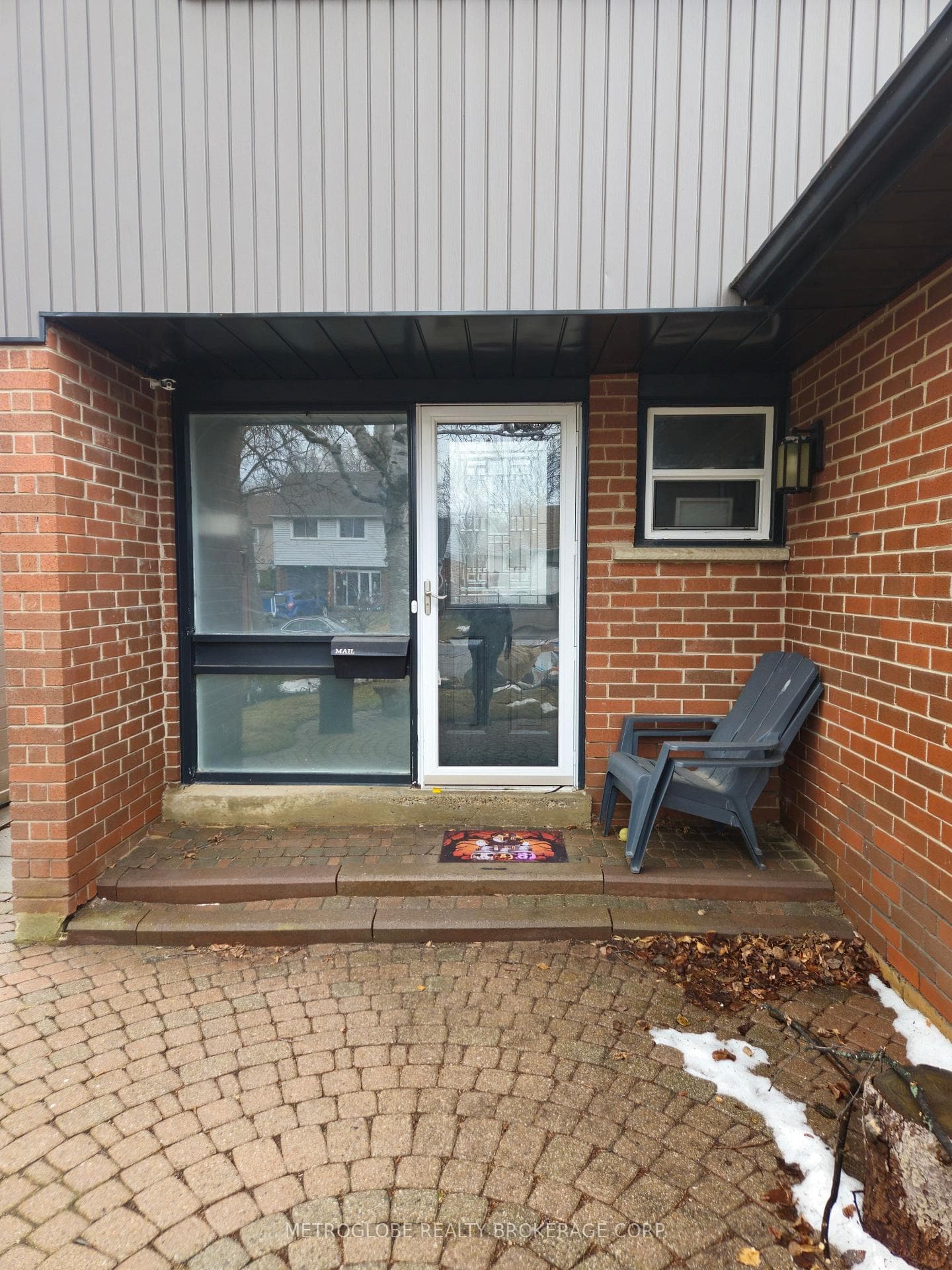 6824 Estoril Road photo 2