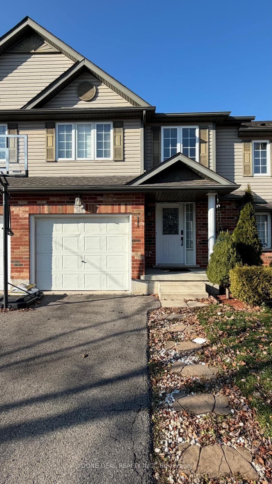 528 VIRGINIA CREEPER Street photo 1