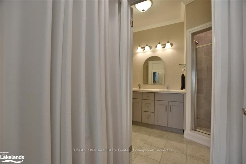 69 KARI Crescent photo 30