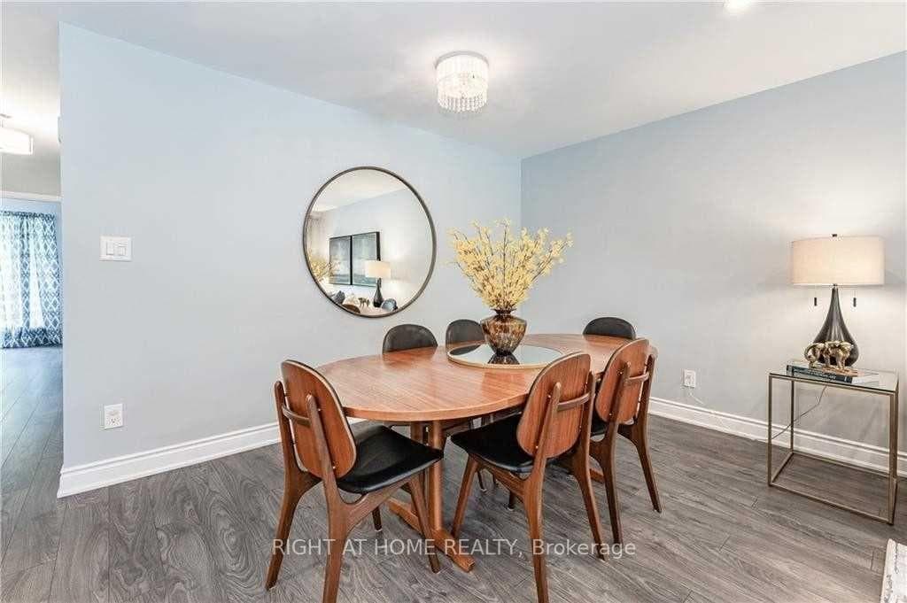 118 Briarwood Crescent photo 5