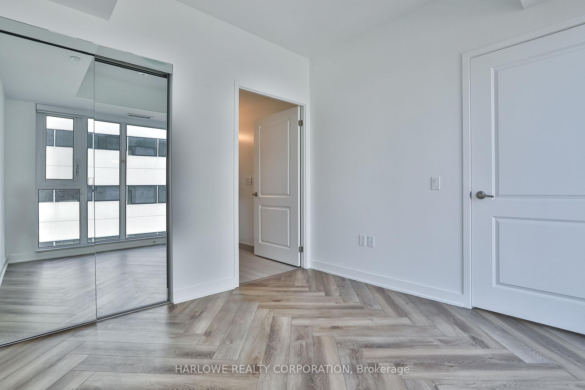 543 Richmond Street Unit 1228 photo 18