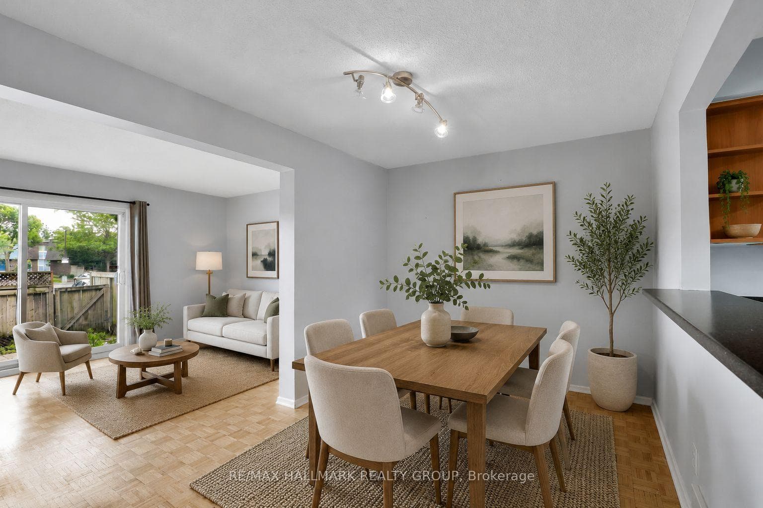 2912 Fairlea Crescent photo 12