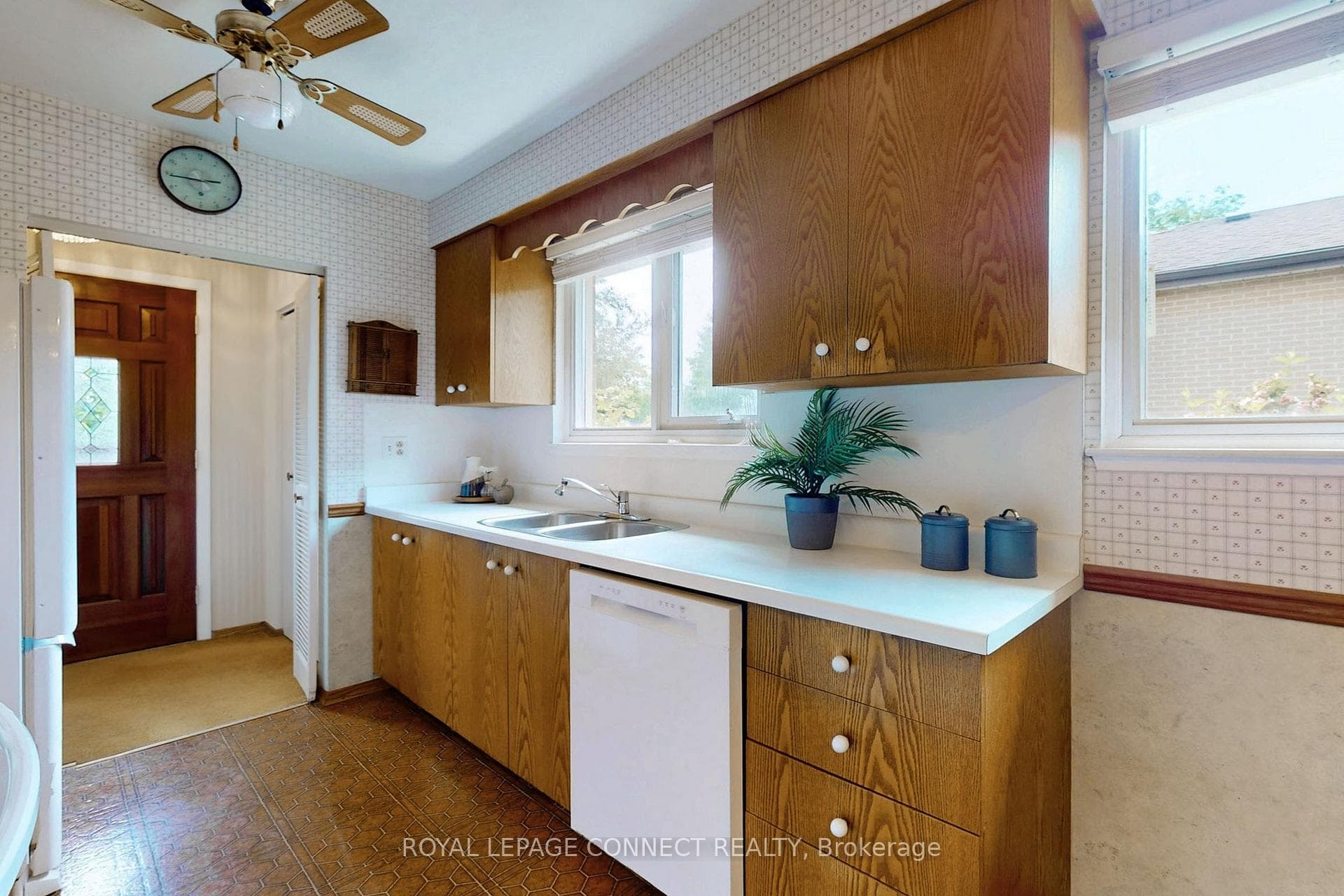 52 Bledlow Manor Drive photo 10