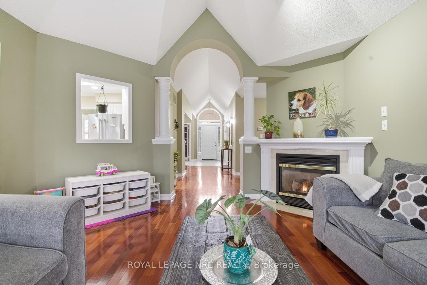65 MCCAFFERY Crescent photo 23