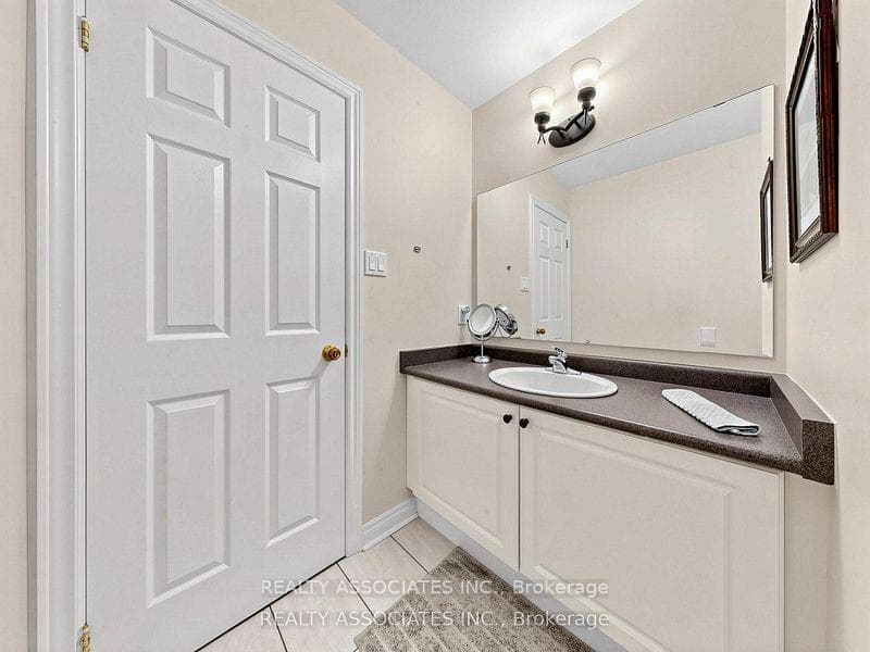 44 Shining Willow Crescent photo 33