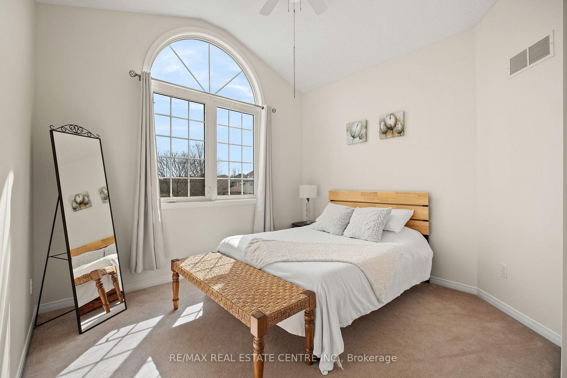 34 Camm Crescent photo 15