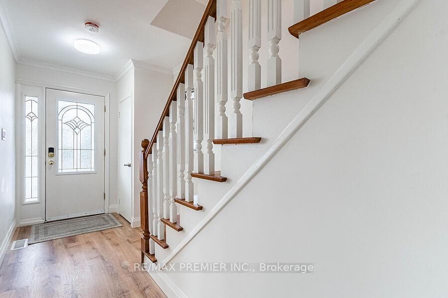 327 Gilbert Avenue photo 5