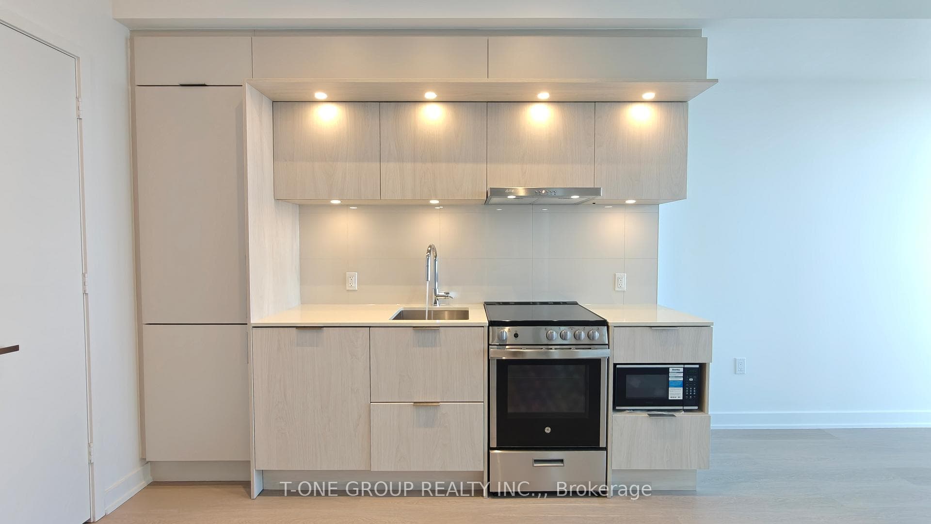 448 Burnhamthorpe Road Unit 3110 photo 3